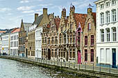 Brugge - lungo il tratto di canale Sint-Annarei.